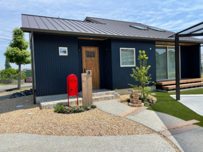 【新築】特徴的なデザインの中二階のあるお家