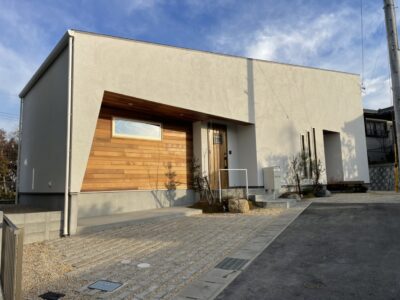 【新築】ロフトのある大きな片流れ屋根の平屋