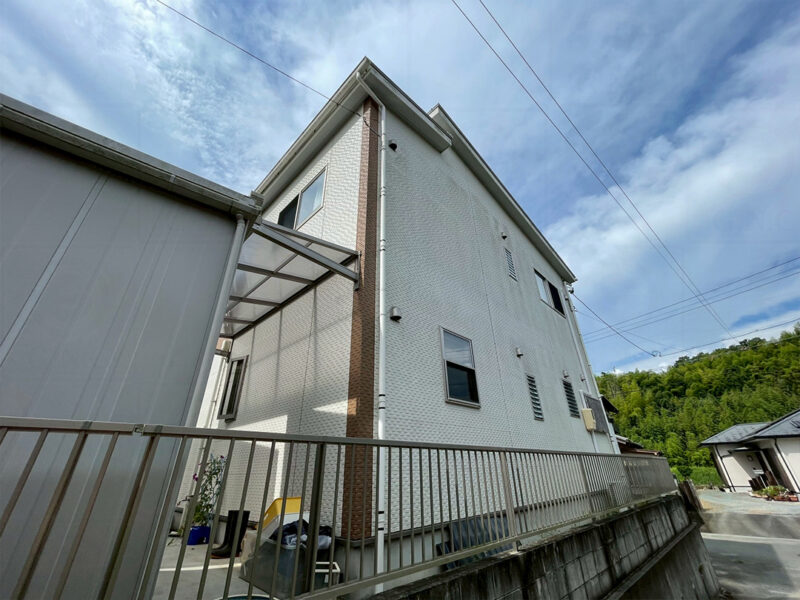 外壁塗装ビフォーアフター｜長く美しさが続くフッ素系塗料で新しい印象に
