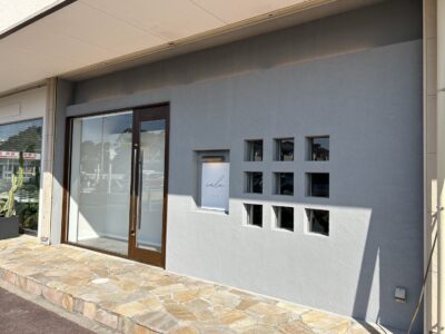 【店舗改装】清潔感と、白と光がつくるやさしいシェアサロン｜culu HAIR様